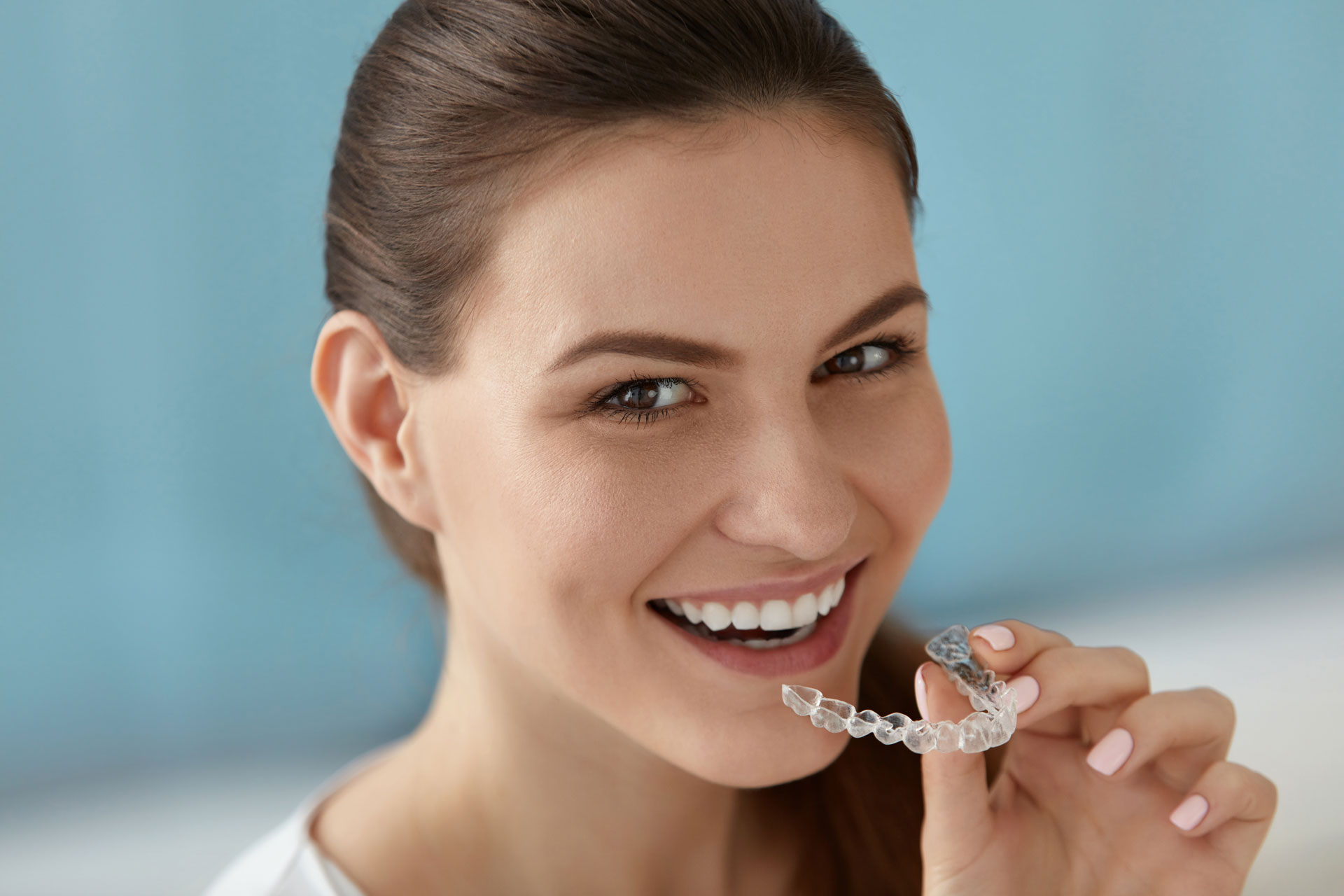 Life With Invisalign: What to Expect With Invisible Braces